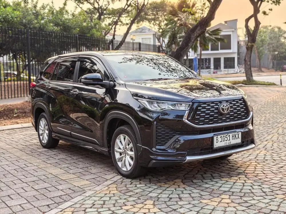 [LOW KM] Toyota Innova Zenix 2.0 V Hybrid Modelista AT 2023