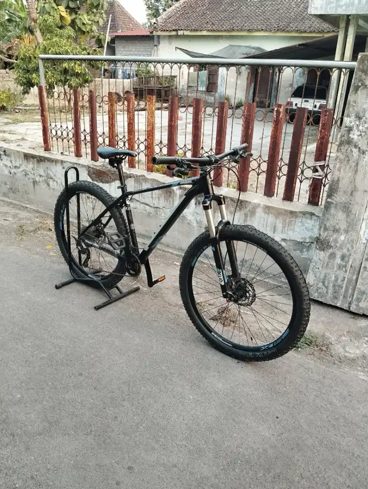 Polygon xtrada 6 like new