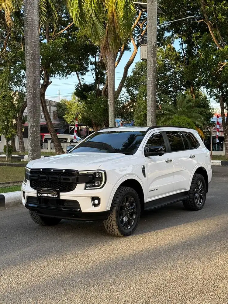 EVEREST TITANIUM 2024