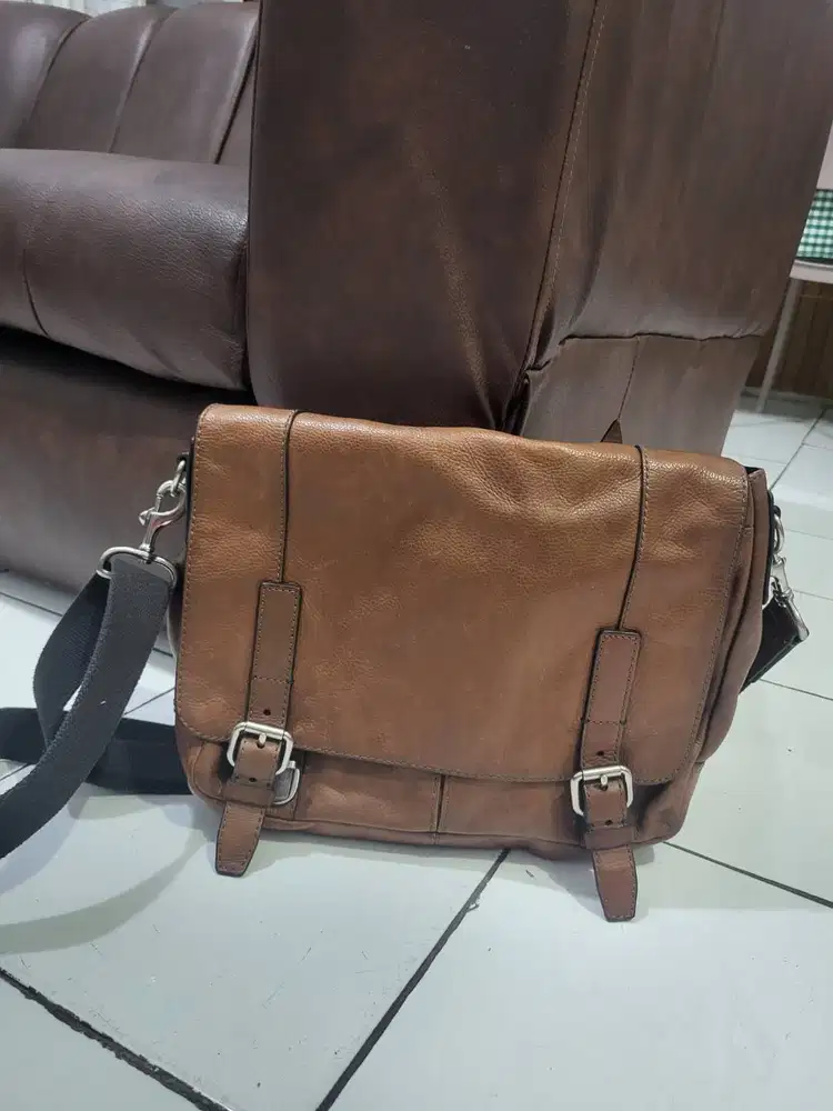 Jual Tas Second Merk Fossil Messenger/Crossbody Asli dy