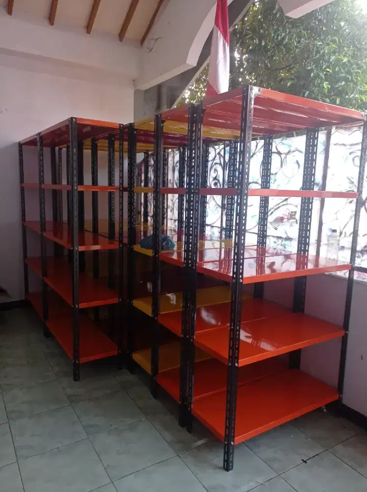 Rak besi multiguna