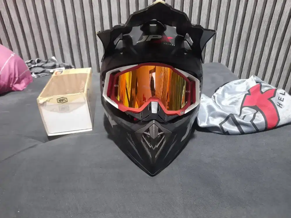 Helm jpx warna doof