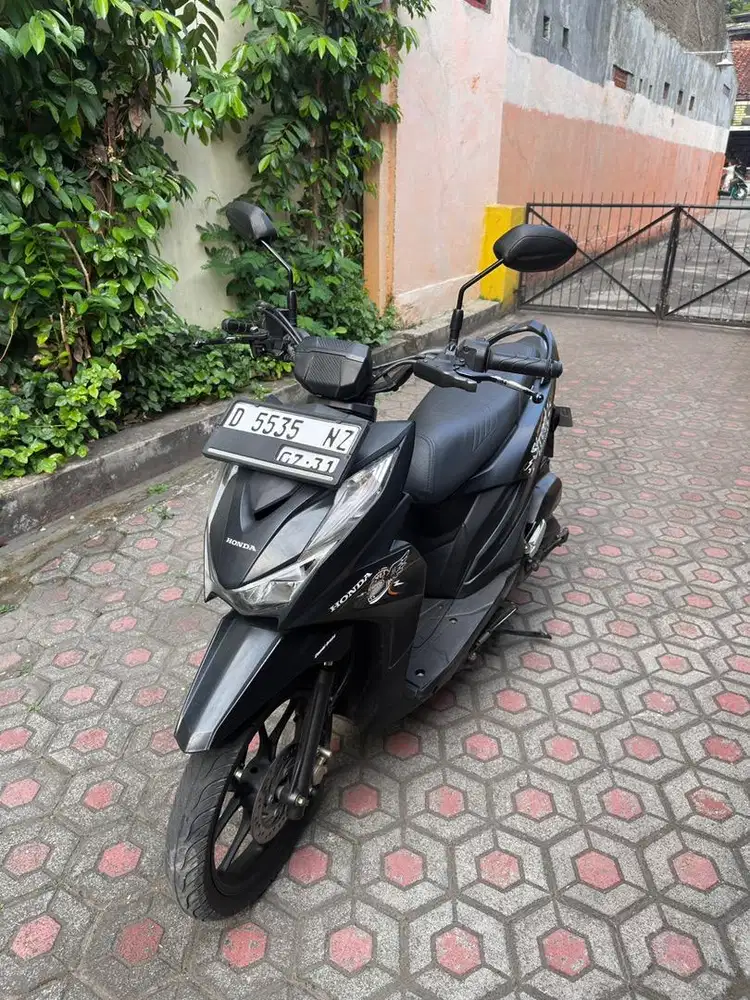 Honda Beat Street 2021 warna hitam