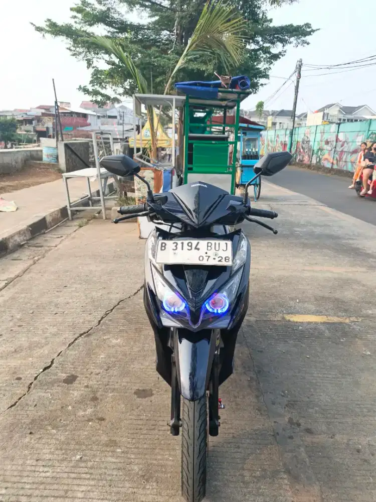 HONDA VARIO 125 KZR IDLING STOP 2013