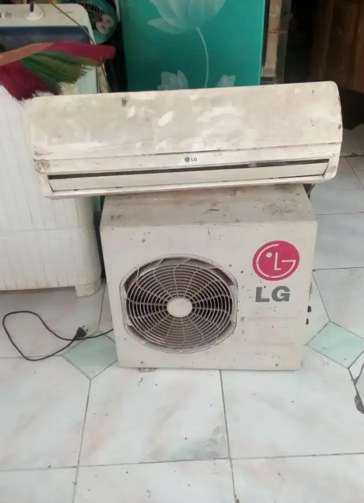 Di beli ac bekas dan rusak
