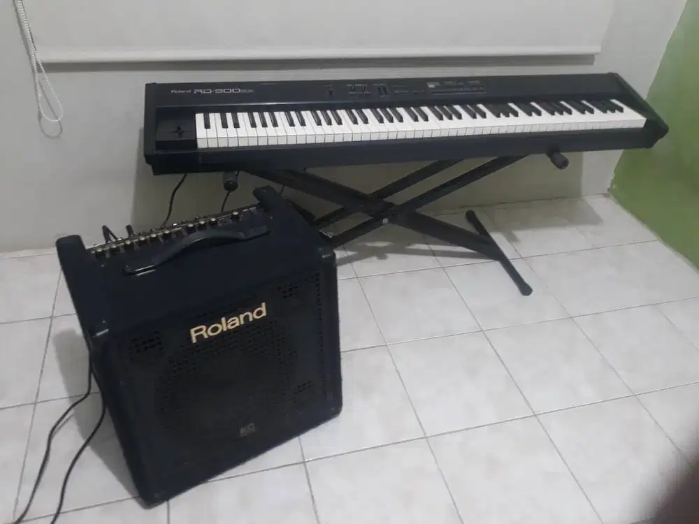 Dijual Piano Digital Roland RD 300SX dan Amplefier Roland KC 350