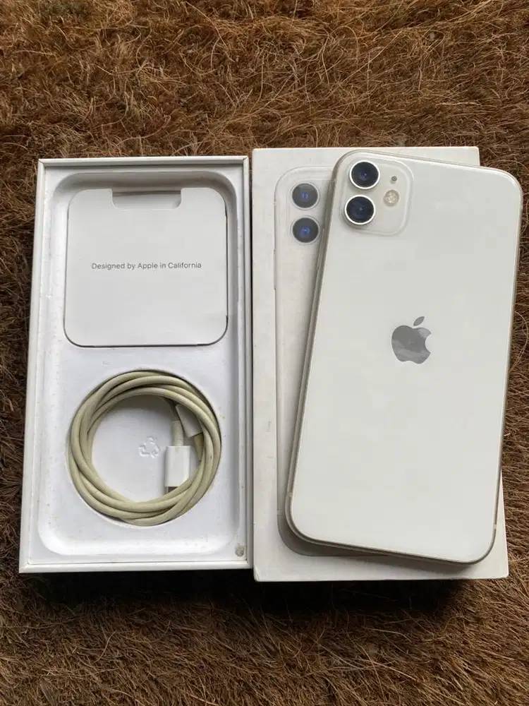 11 64gb ibox like new