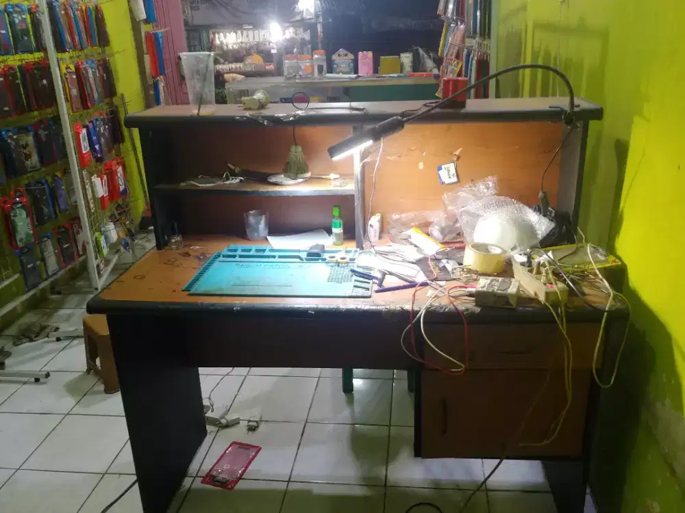 Meja Servis Handphone hp