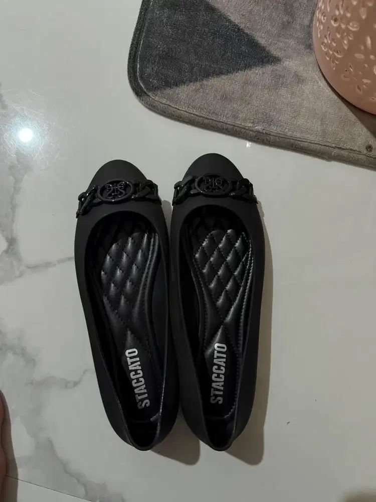 Sepatu Flat Shoes Staccato