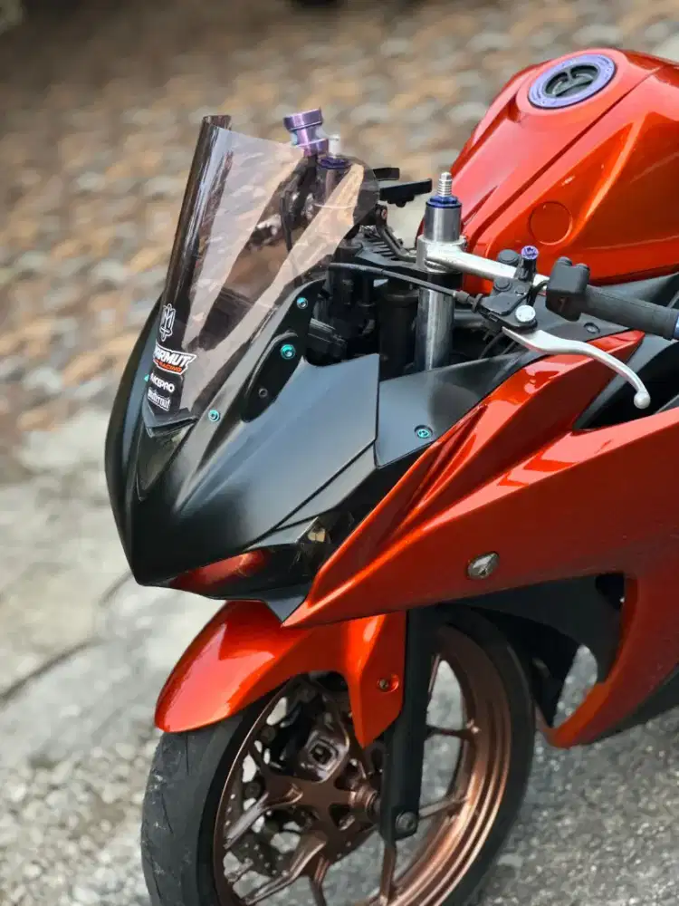 Dijual yamaha R-25 Thn-2015 surat lengkap klewat pajak 2x