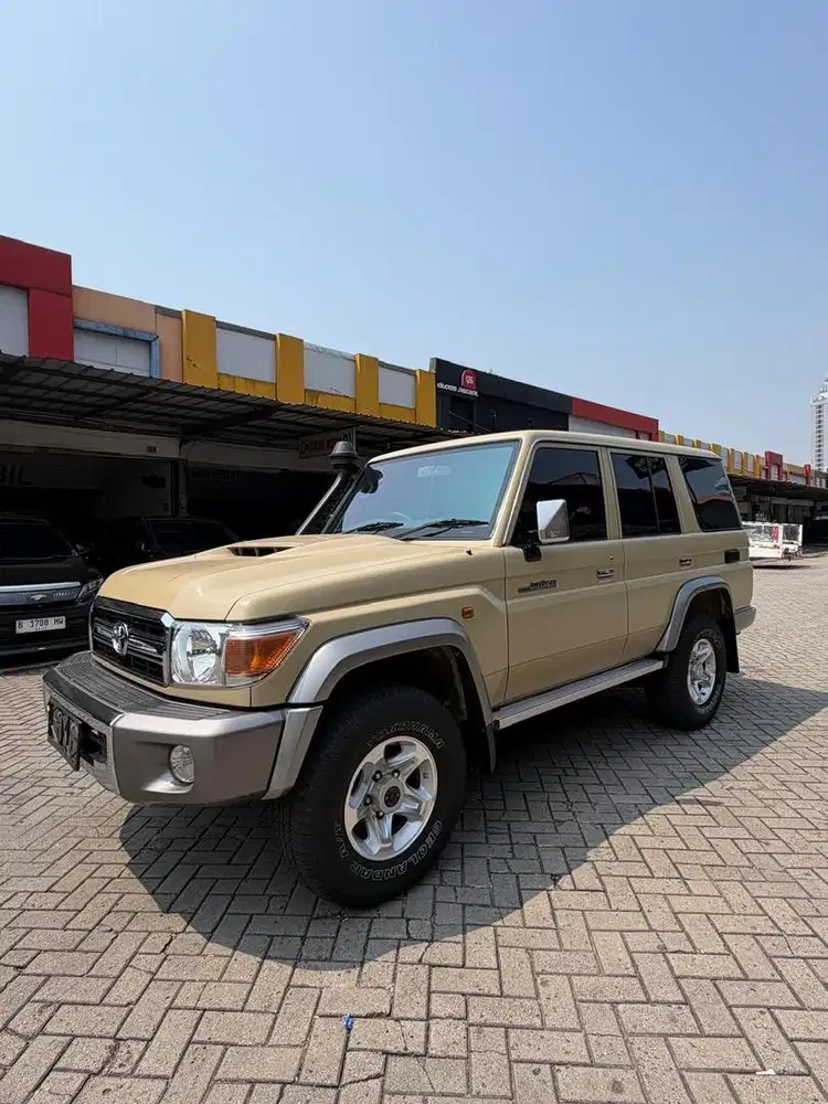 Land cruiser 7O Mt V8 diesel 2019