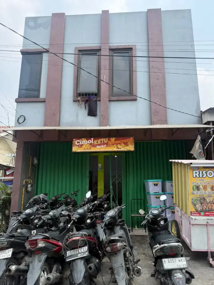 Di cari karyawan laki laki dan perempuan untuk produksi dan jaga outle
