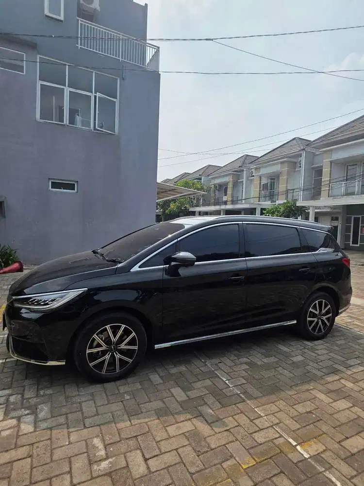 BYD M6 2024 ( pemakaian 2025 ) Sangat Terawat ,Km30rban.TIPE TERTINGGI