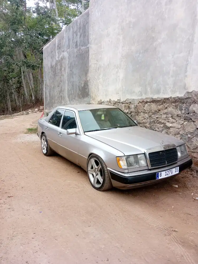 Mercedes Benz w124 230e
