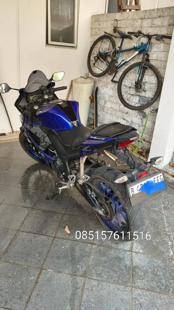 Jual motor Yamaha R-15 tahun 2019 warna biru