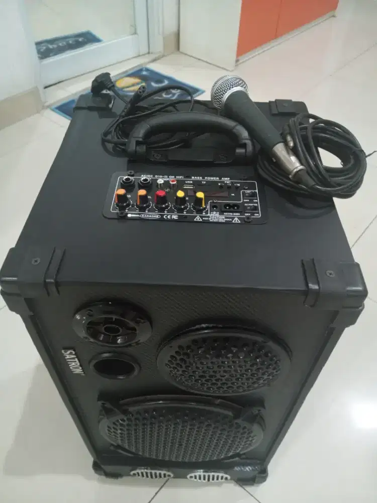 Salon Speaker aktif 10 inch bonus mic Bluetooth Radio Aux custom