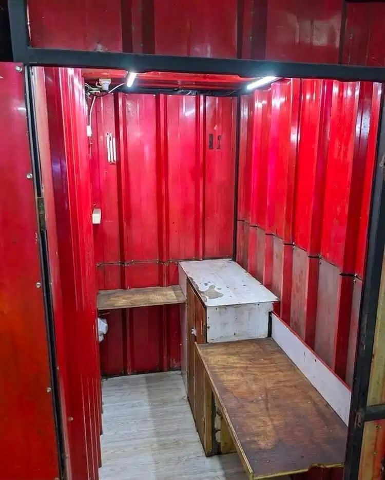 Booth kontainer