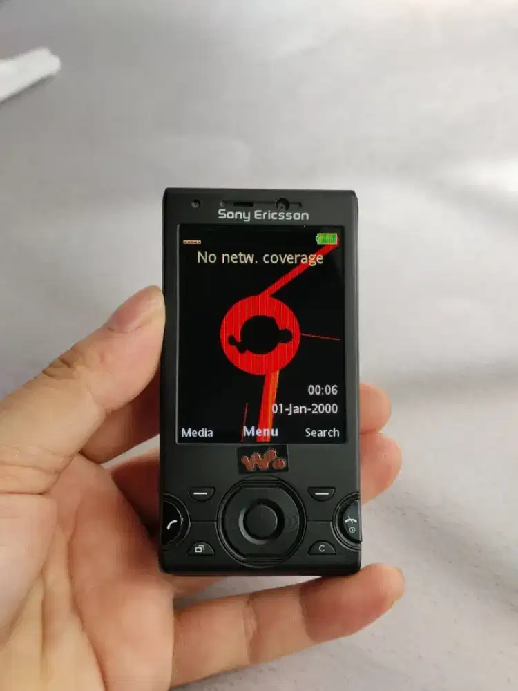 Sony Ericsson W995/W995i 3G WIFI Bluetooth GPS 8MP mobile Keyboard