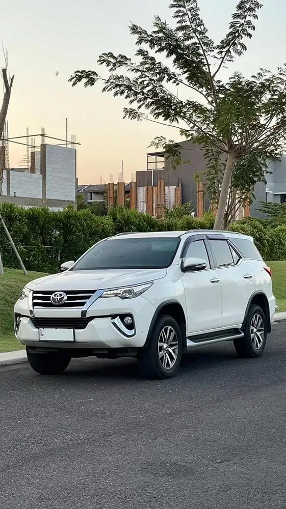 60.000 KM Toyota Fortuner 2.4 VRZ Diesel Matic 2016 Putih Plat L