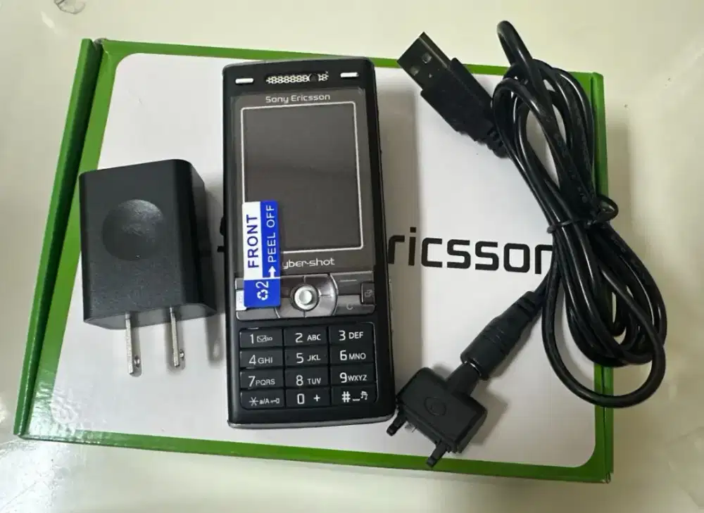 Sony Ericsson K800i 3G GSM Tri-Band 3.15MP Camera Bluetooth