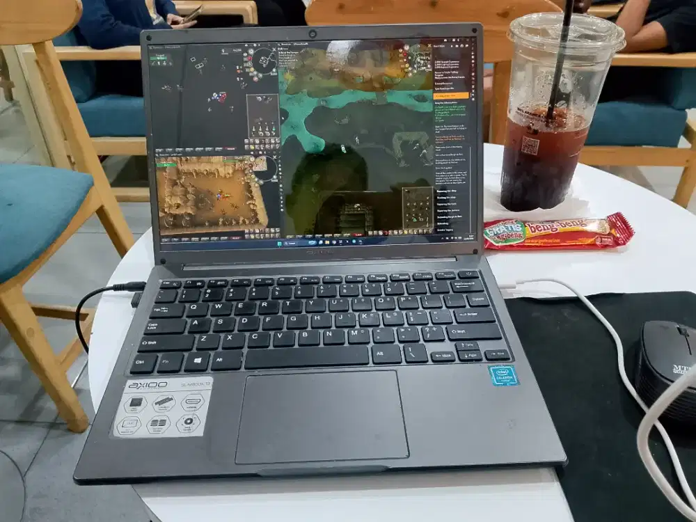 Laptop Axioo Slimbook 13 RAM 8/128 SSD
(Seken)
