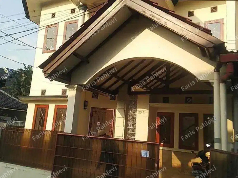 Rumah Mewah 2 Lantai semi furnished