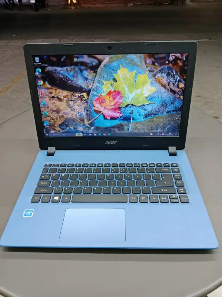 LAPTOP SLIM NORMAL MULUS SSD NGEBUTT SIAP PAKAI