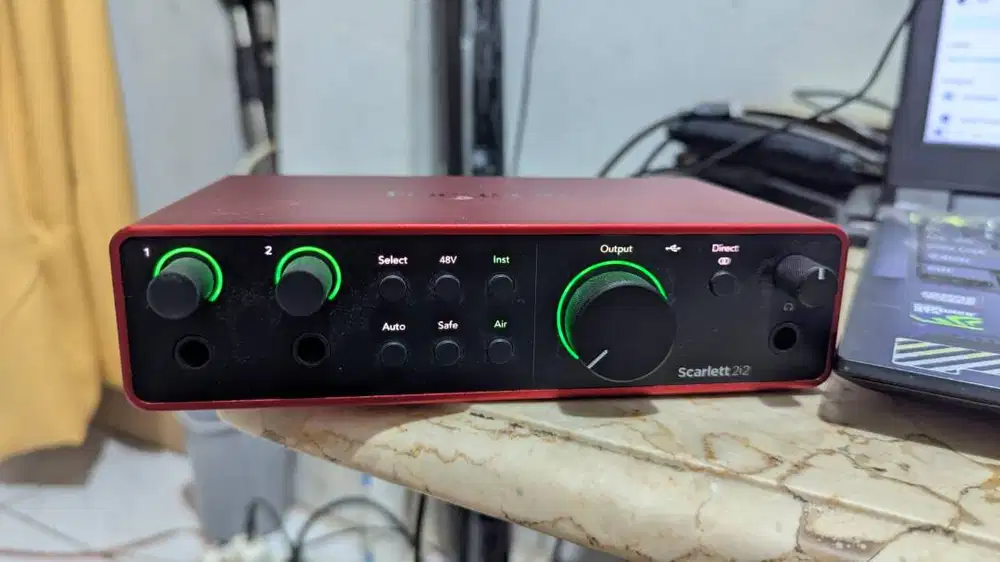 Focusrite 2i2 Gen 4 audio soundcard normal