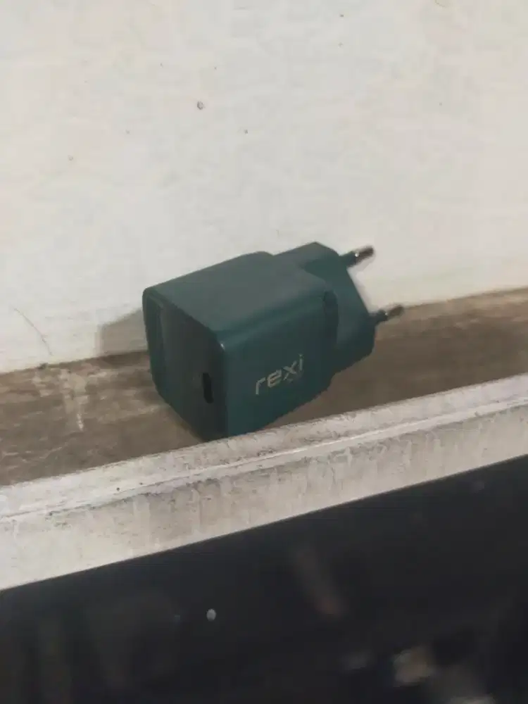 Charger Rexi fast charging 20 watt