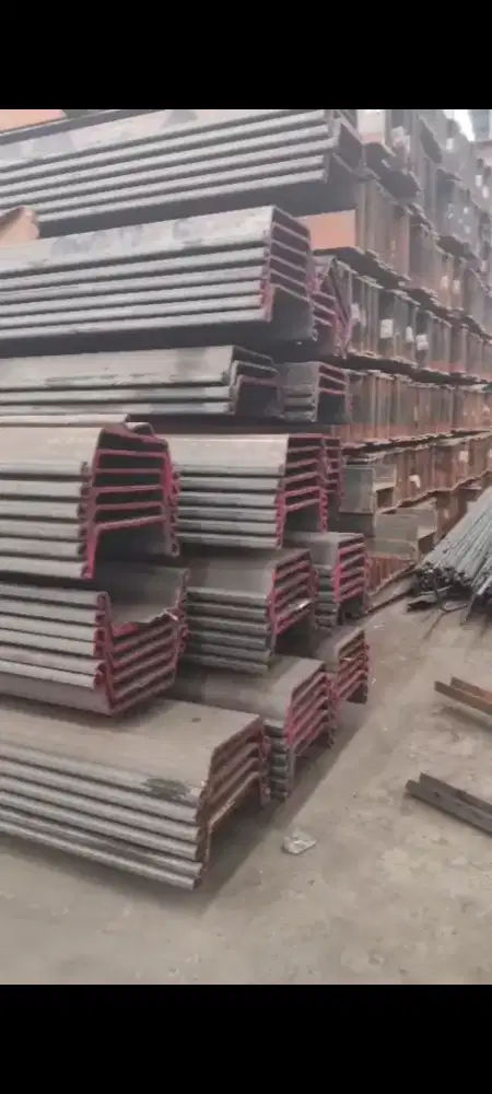 Dijual besi sheet pile sp2 panjang 12m ada stok 170 batang