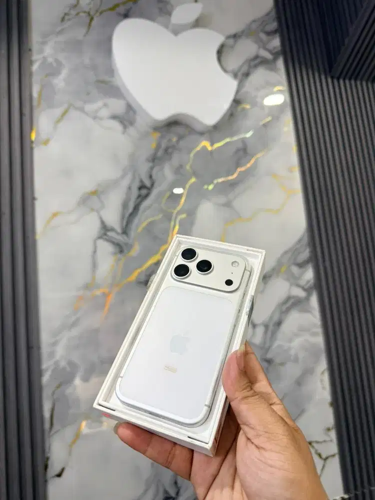 iPhone 17 Pro 256 Silver iBox BH 92% Siklus 209 On Oktober 2026