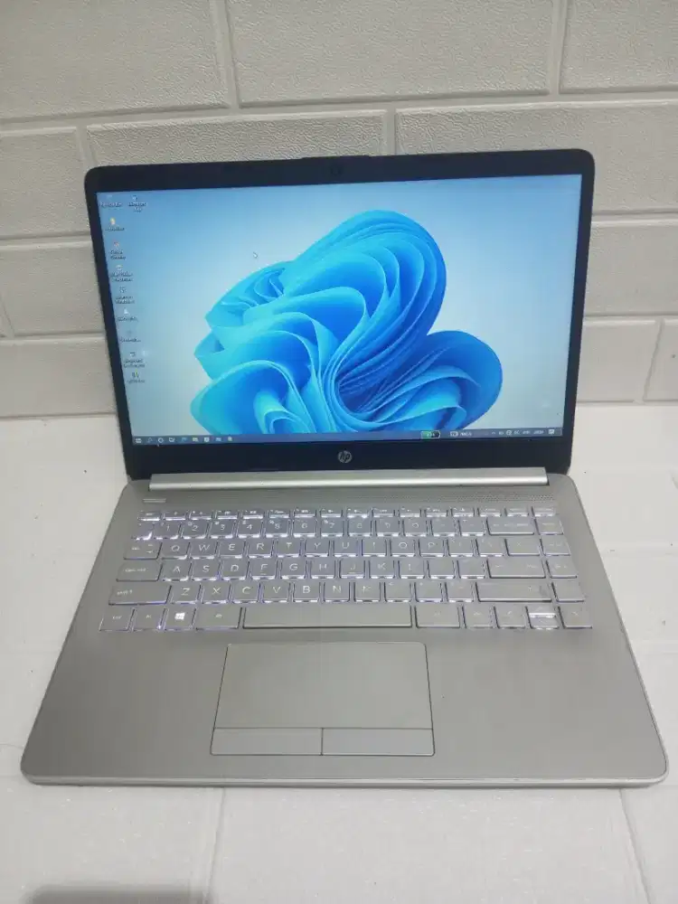 HP 14s-dk0073AU AMD A4-9125 DDR 4GB SSD 256GB Led 14 Bazzel  3 jam
