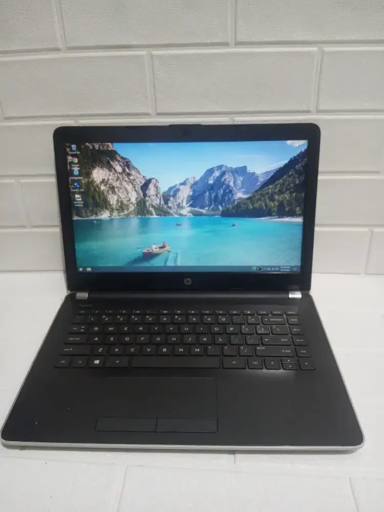 HP 14-BW520AU AMD A4-9120 DDR4 4GB HDD 500GB 14 slim baterai 3 jam.