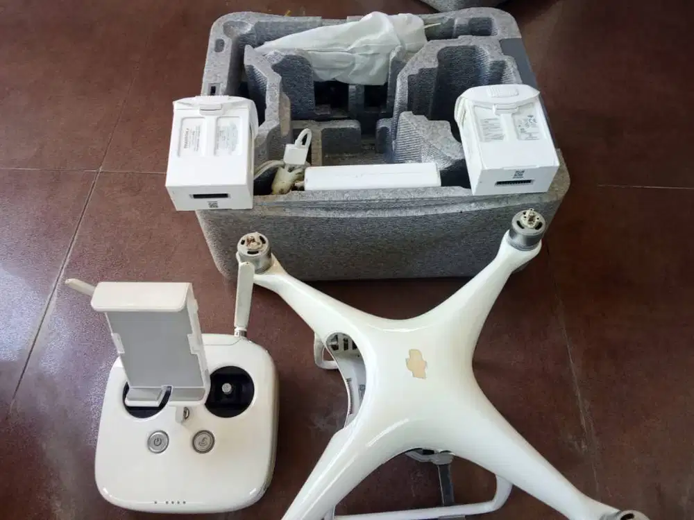 DRONE PHANTOM 4