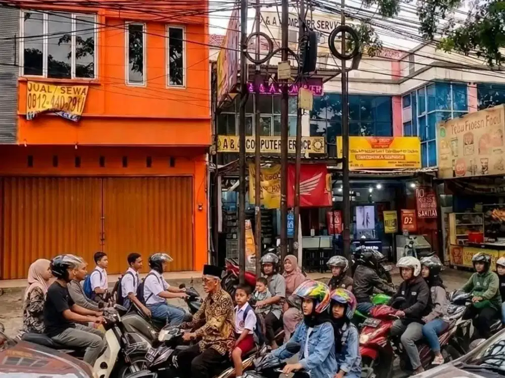 Disewakan Ruko Murah Bogor 2,5 Lantai di Pusat Ramai! Lebar Muka 6m Terlangka (Nego)