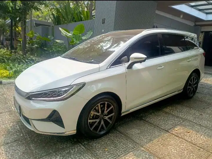 BYD M6 2025 Listrik