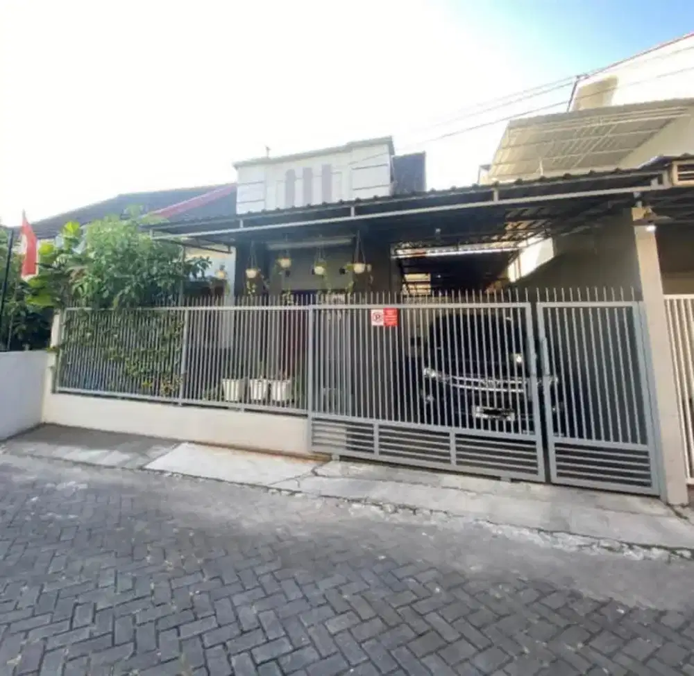 Disewakan rumah full furnished 200m dari Sekolah International