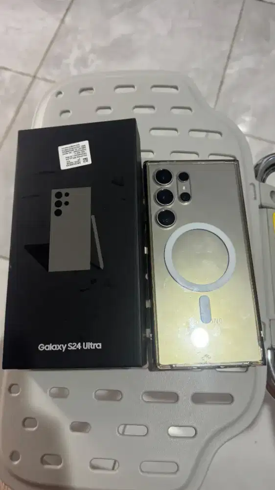 Samsung S24 Ultra 12/256 GB SEIN