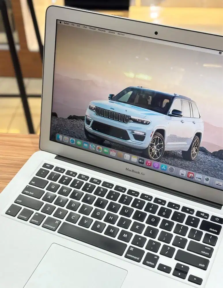 Macbook Air 2017 8/512GB mulus siap pakai normal 100%