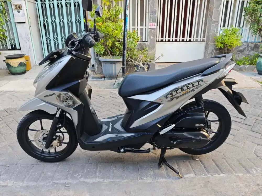 Jual honda beat street 2023 km 48 plat w sda