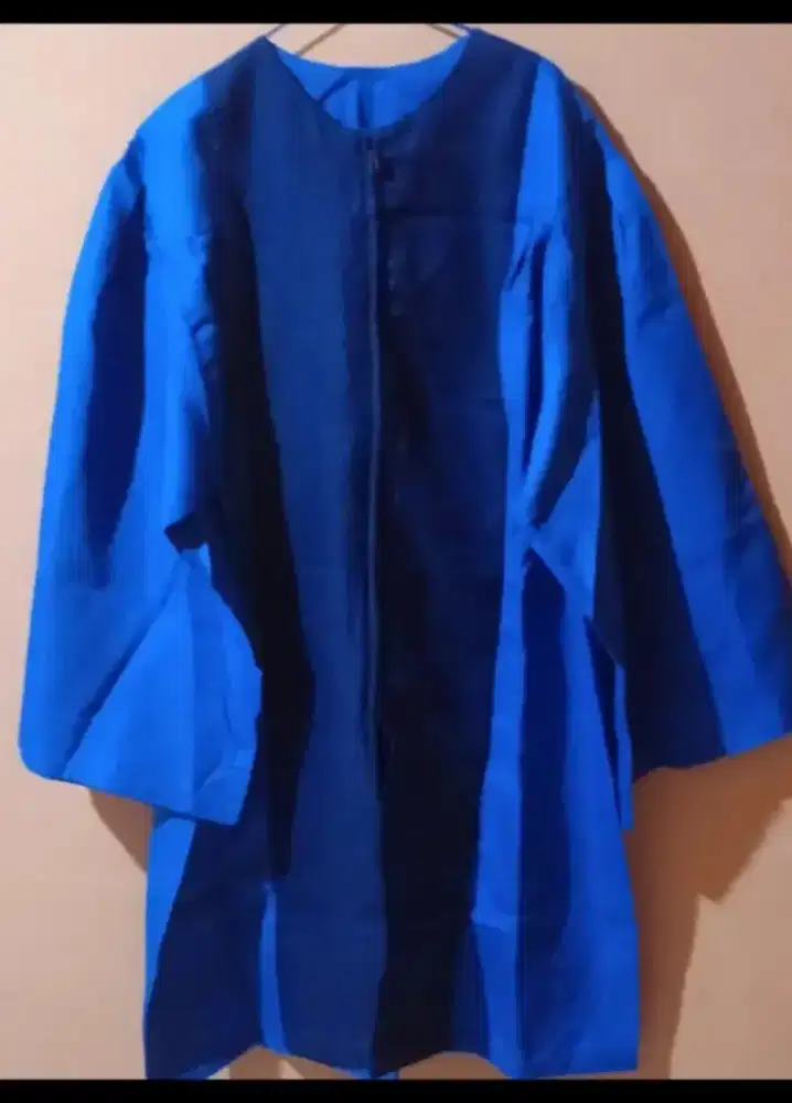 Toga Wisuda BSI