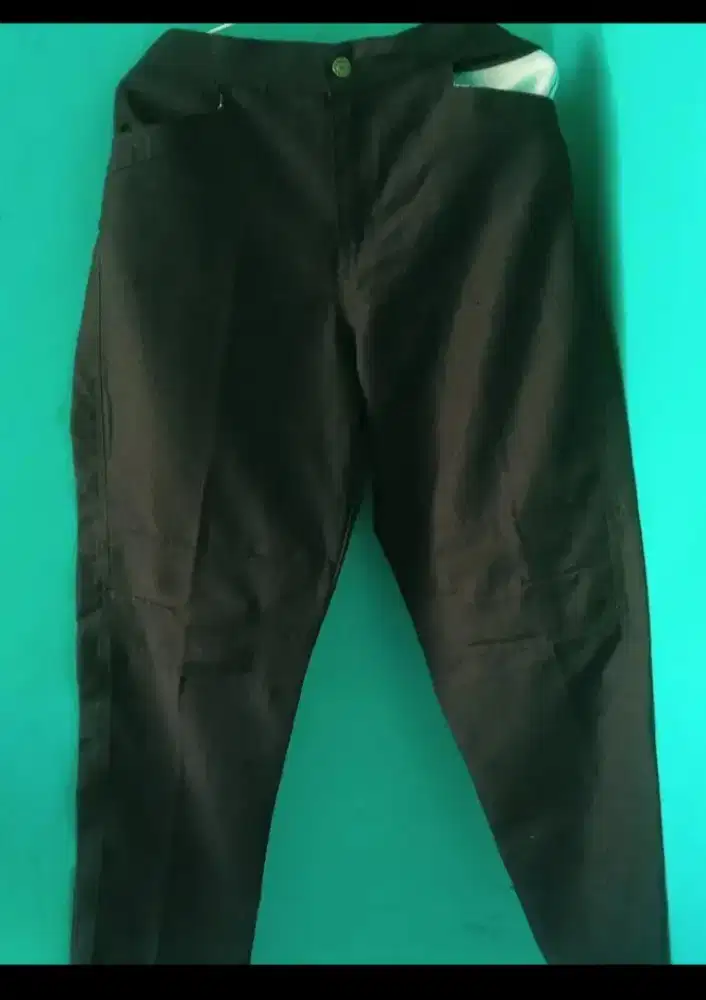 Celana Bahan Hitam