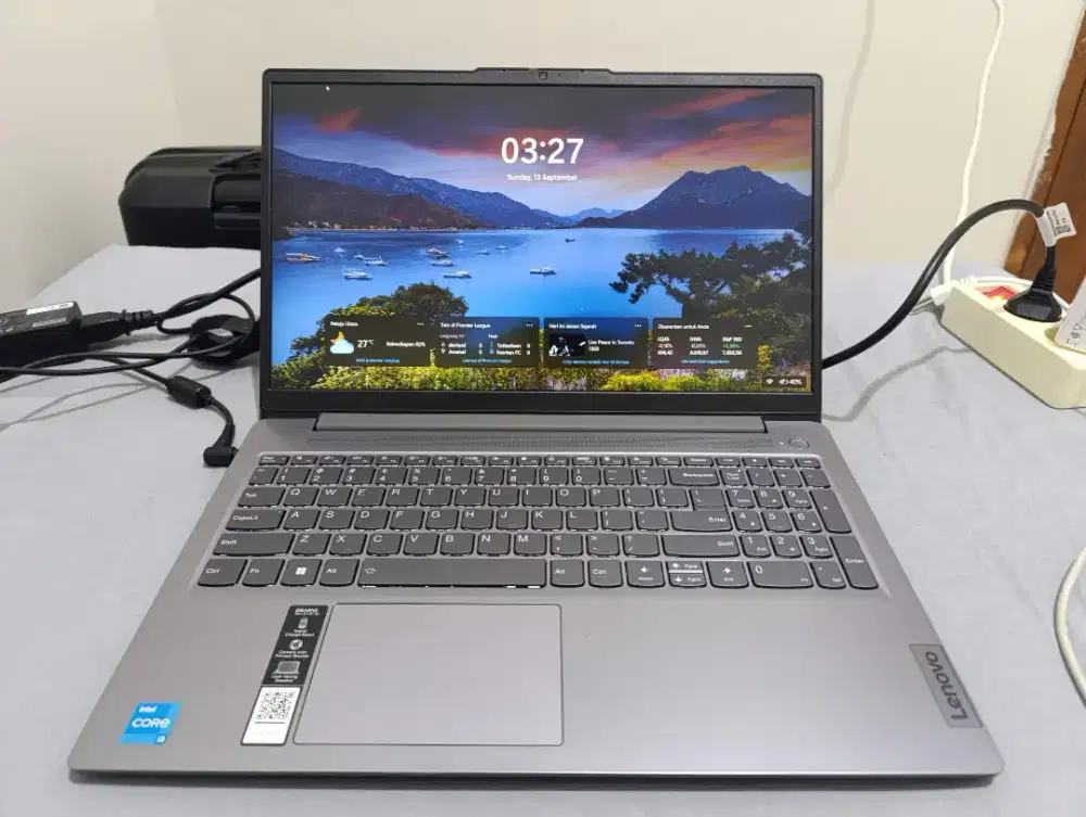 Laptop Lenovo Ideapad Slim 3 i3-1315U/8/512 Mulus