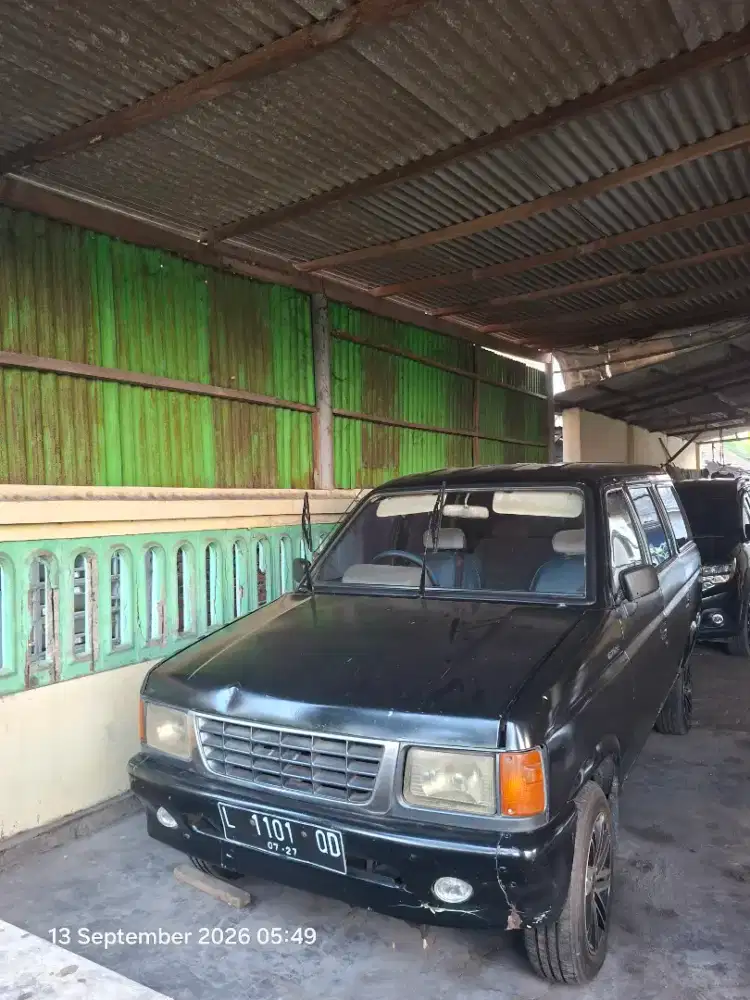 Isuzu Panther Golden 1992