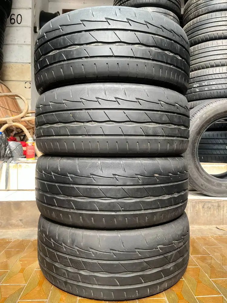 Ban Bridgestone Potenza Adrenalin RE003 235 50 r18 4Pcs