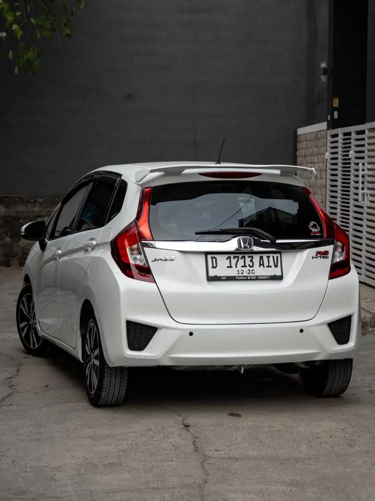 LowKm! Honda Jazz 2020 S CVT up RS putih bandung antik hatchback