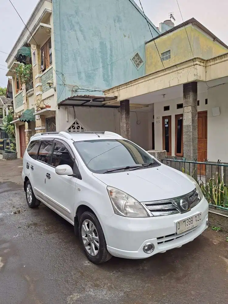 Nissan Grand livina 2011 Bensin