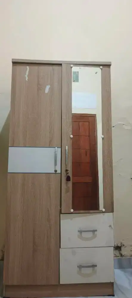 Lemari baju kondisi bagus