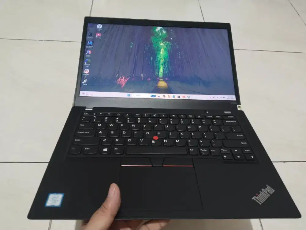 Dijual laptop Lenovo Thinkpad x390 Intel i5 gen 8 Ram 16GB SSD 256GB