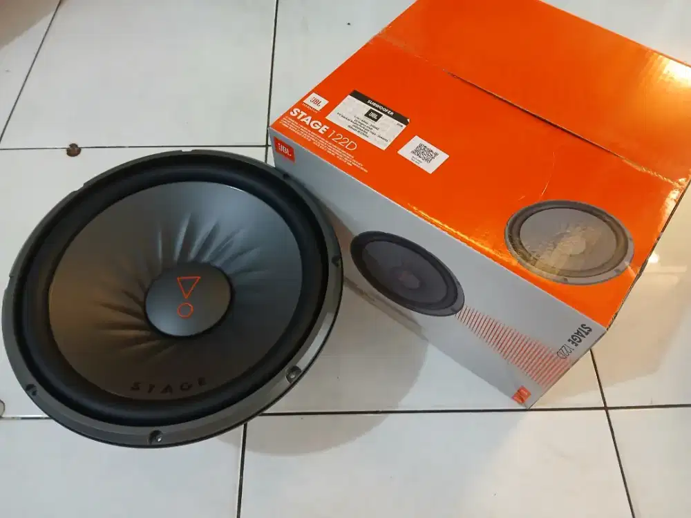 Subwoofer 12 inci merek jbl